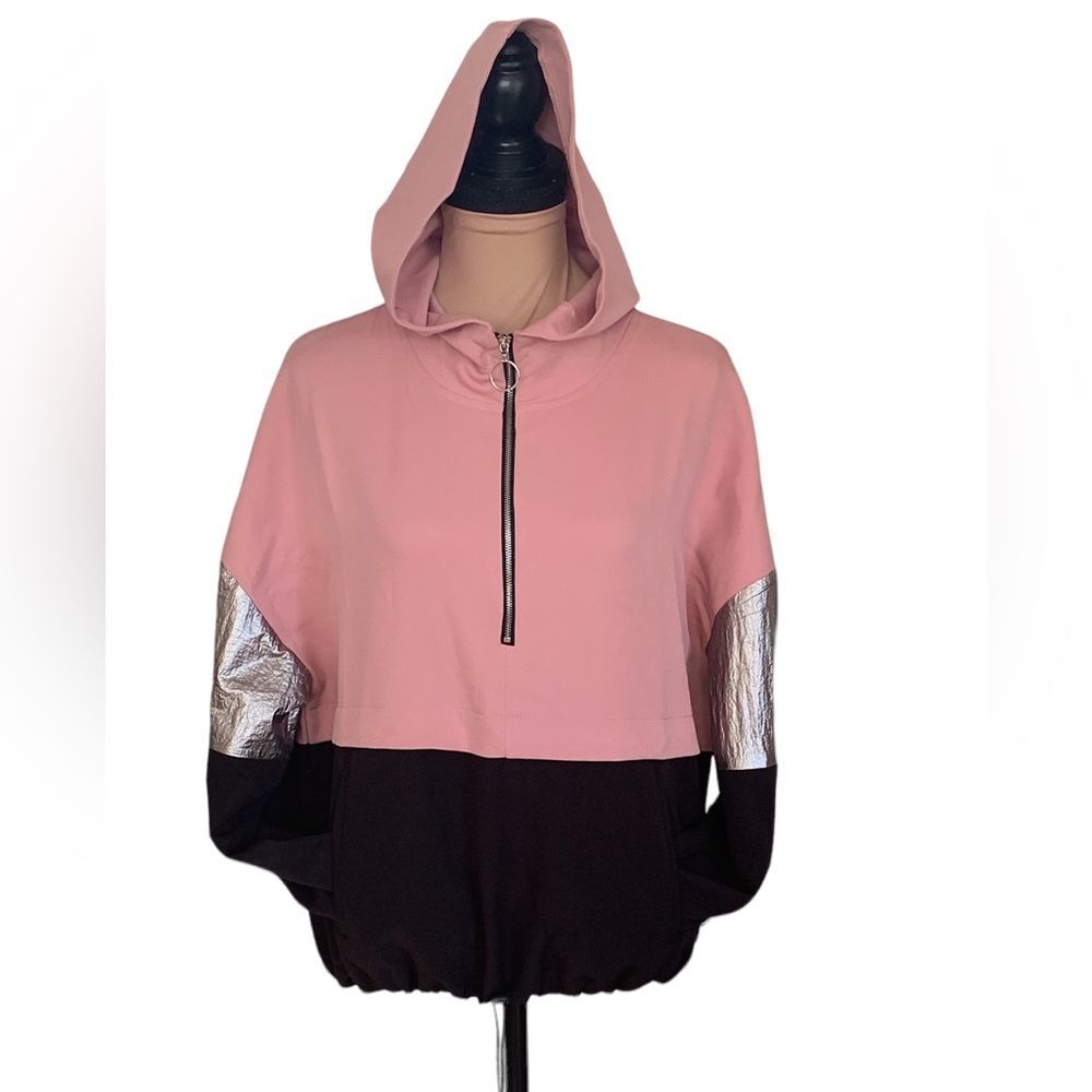 Woman’s Windbreakers Size M